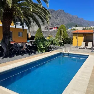 apartamentos-casa-rosn-junto-a-la-caldera-de-taburiente.in-canary-islands.com/